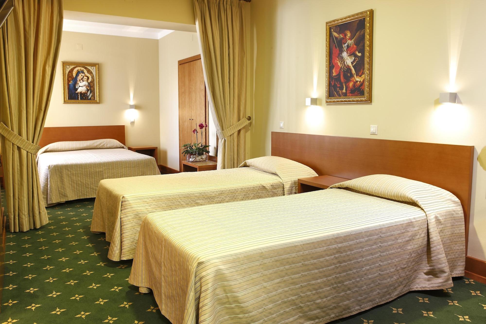 Domus Pacis Fatima Hotel Exterior photo