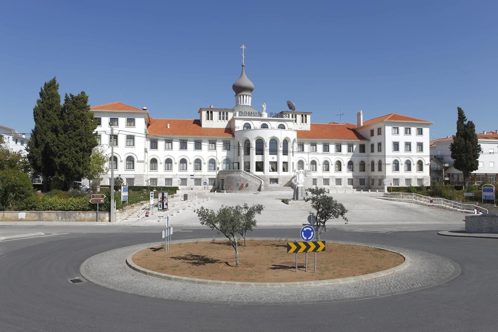 Domus Pacis Fatima Hotel Exterior photo